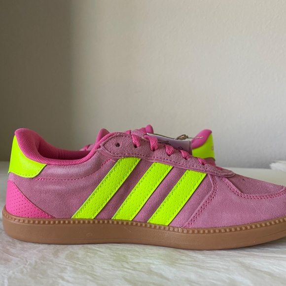 Adidas Women's Breaknet Sleek Sneaker - Picture 5 of 8